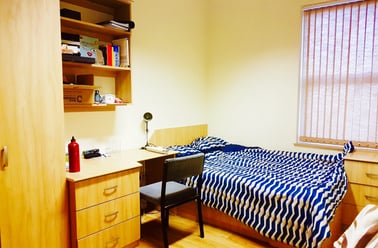 Belle Vue Road, Hyde park, Leeds - Image 3