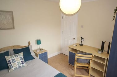 Vernon Walk , Near university, Northampton - Image 3