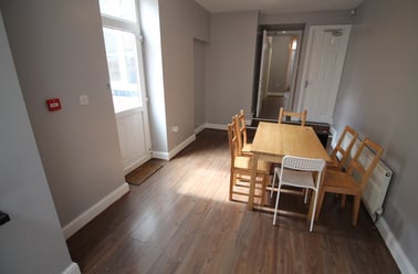 Claremont Street , Spital tongues, Newcastle - Image 3