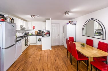 Mast House Terrace, E14, London - Image 2