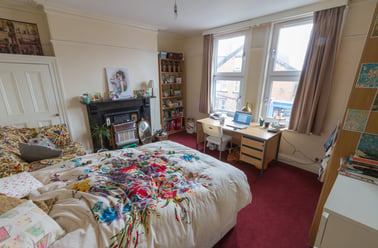 Queens road, Hyde park, Leeds - Image 3