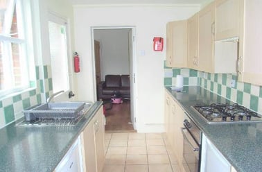 Markenfield rd, City centre, Guildford - Image 2