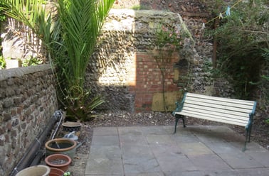 White street, City centre, Brighton - Image 3