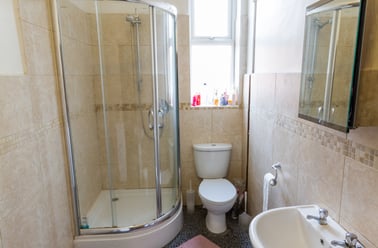 Brudenell rd, Hyde park, Leeds - Image 3