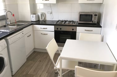 Carter House, Near university, Portsmouth - Image 3