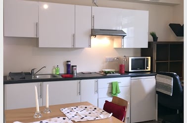 353 North Road West, Central, Plymouth - Image 3