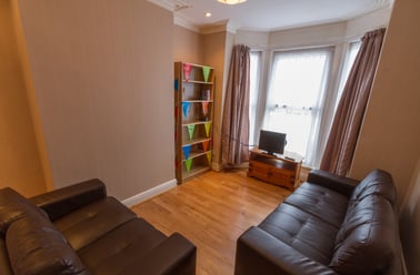 Hessle Place , Hyde park, Leeds - Image 2
