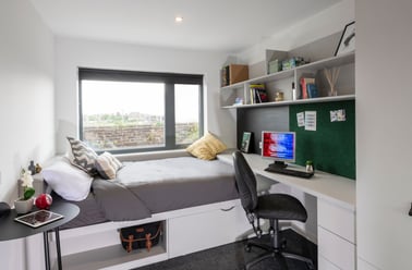 Classic Plus Ensuite, West View, Castlebank Street, Broomhill, Glasgow - Image 2
