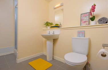 6 Bed Flat with Double Bed, Keiller Court, Horsewater Wynd, City Centre, Dundee - Image 3