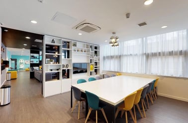 En-suite, Clifton and Stewart House, 1 Clifton Place, City Centre, Glasgow - Image 2