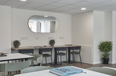 Studio Premium Corner View, The Bank, West Street, City Centre, Southampton - Image 3