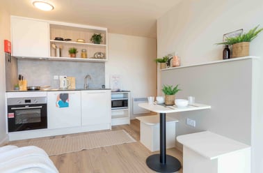 iQ Haywood House, Blackburn Road, West Hampstead, London - Image 3