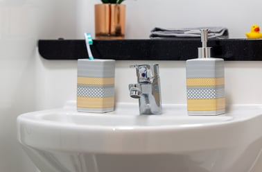 6 Bed Large En-suite (superior View), Carrick View, 110 Kimberley Park Road, City Centre, Falmouth - Image 3