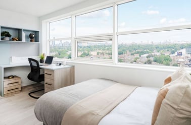The Paragon, Boston Manor Road, Brentford, London - Image 2