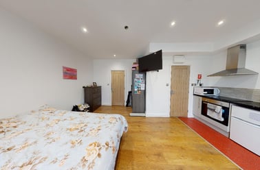 Victoria Park Road, Clarendon Park, Leicester - Image 2