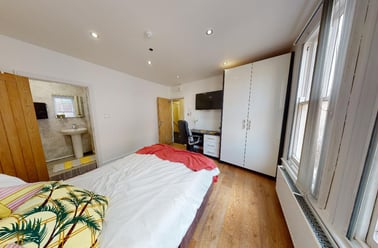 London Road, Oadby, Leicester - Image 2