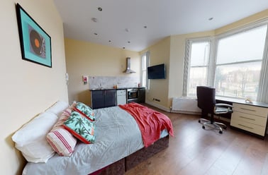 London Road, Victoria Park, Leicester - Image 2