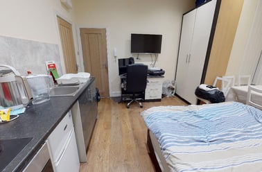 London Road, Victoria Park, Leicester - Image 2