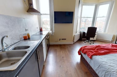 London Road, Victoria Park, Leicester - Image 3