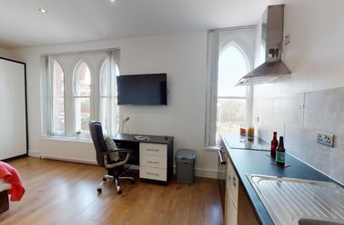 London Road, Victoria Park, Leicester - Image 3