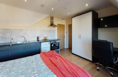 London Road, Victoria Park, Leicester - Image 2