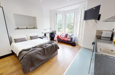 London Road, Victoria Park, Leicester - Image 2