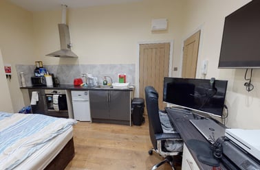 London Road, Victoria Park, Leicester - Image 3