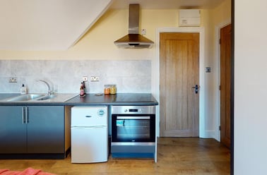 London Road, Victoria Park, Leicester - Image 3