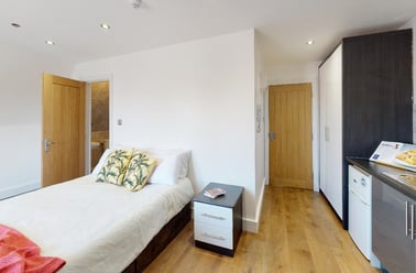 London Road, Victoria Park, Leicester - Image 3