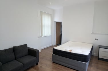Salisbury Road, Victoria Park, Leicester - Image 2