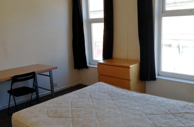 Romney street, Near university, Salford - Image 2