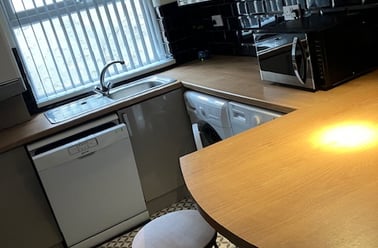 Albert Road, Near university, Middlesbrough - Image 3