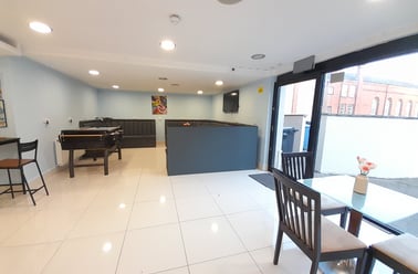 Crendon Street, Buckinghamshire, High wycombe - Image 3