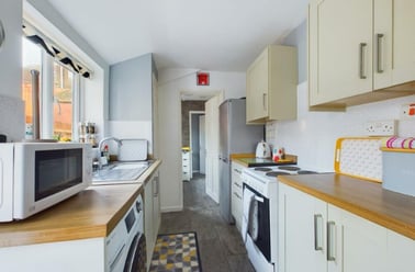 St. Kilda Parade, City Centre, Gloucester - Image 3