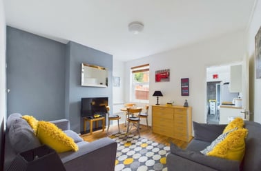 St. Kilda Parade, City Centre, Gloucester - Image 2