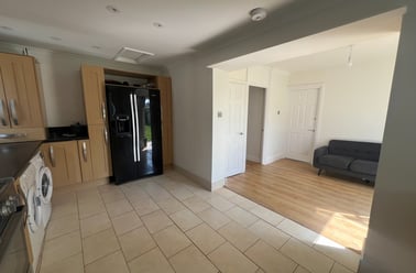 Conygre Grove, Filton, Bristol - Image 3