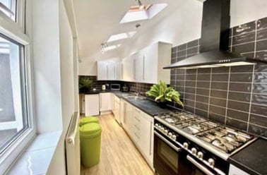 Clifton Place, Greenbank, Plymouth - Image 2