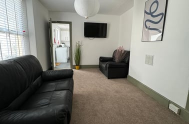 Chaddlewood Avenue, Lipson, Plymouth - Image 3