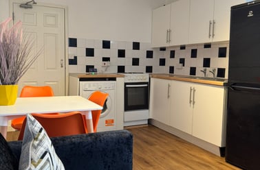 Penrose Street, City Centre, Plymouth - Image 3