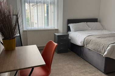 Penrose Street, City Centre, Plymouth - Image 2