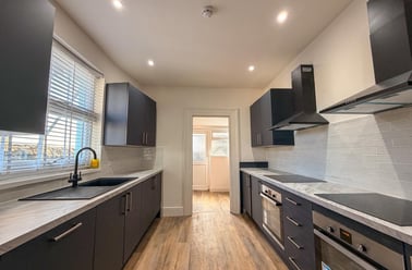 Mount Gould Road, Lipson, Plymouth - Image 2