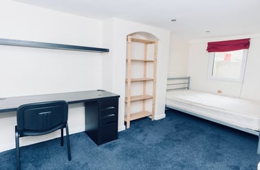 Marle Hill Road, Near francis close campus, Cheltenham - Image 3