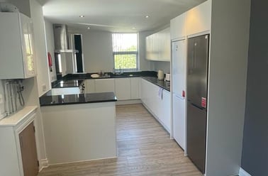 Ebrington Street, City Centre, Plymouth - Image 2