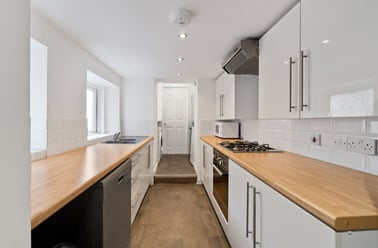 West Hill Road, Mutley plain, Plymouth - Image 3