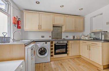 Hill Park Crescent, Greenbank, Plymouth - Image 2