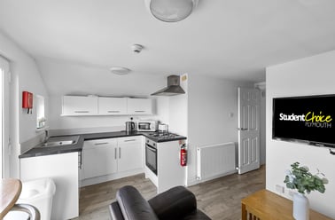 39 Houndiscombe Road, Near university, Plymouth - Image 2