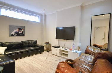 Slade Lane, Levenshulme, Manchester - Image 2