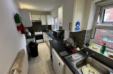 Highfield Road, City Centre, Salford - Image 3