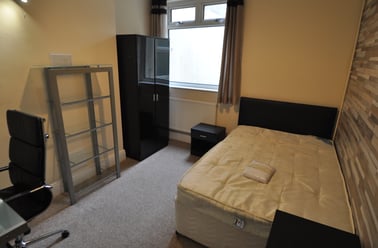 Wern Fawr Road, Port tennant, Swansea - Image 2