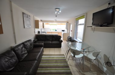 Gwydr Crescent, Uplands, Swansea - Image 3